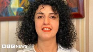 Irano Nobelio premijos laureatas kalėjime patyrė širdies smūgį, pranešė šeima